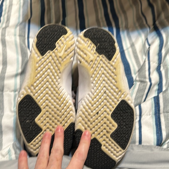 Nike - Picture 3 of 5